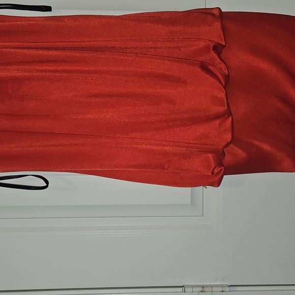 Dress - Picture 3 of 6